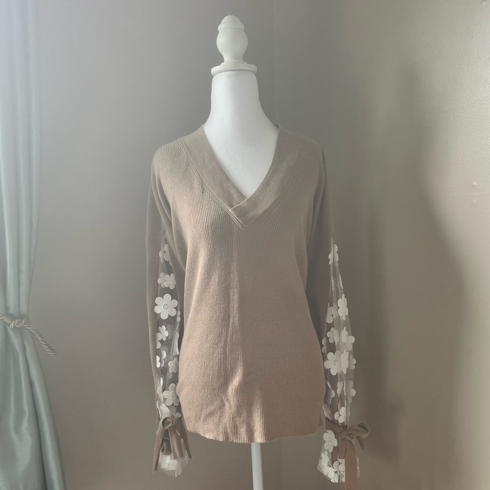Chic Brown Women’s Sweater with Floral Lace Sleeves, Size Medium